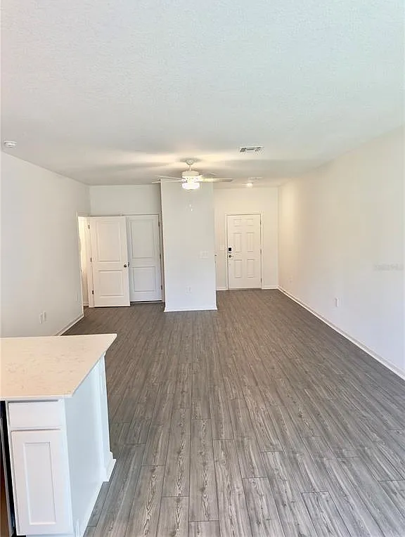 3 bed, 2.5 bath, 1708 sqft, $1,790 — Photo 4