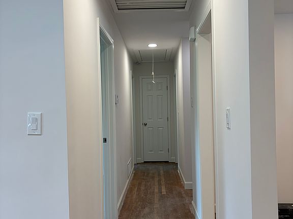 4th image of 444 Maxwell Rd