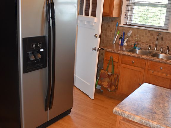 3rd image of 2801 Fairview Dr