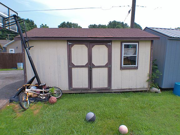 5th image of 125 Lee Dr