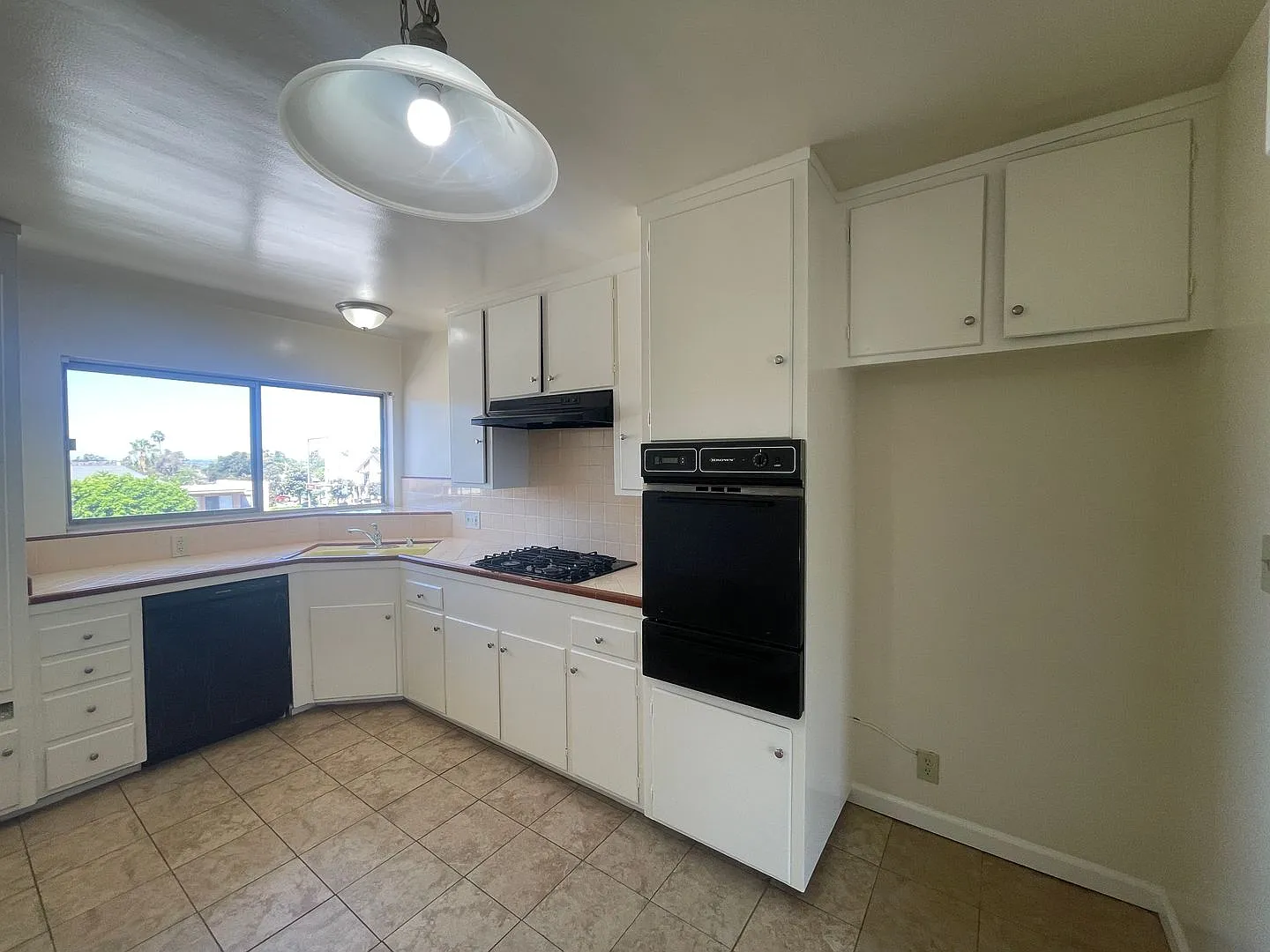 460 W. Doran St. Glendale CA — Photo 4