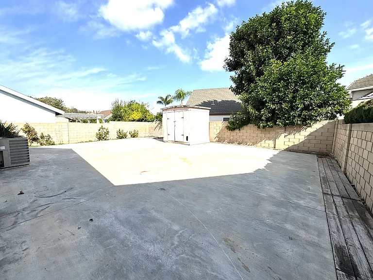 7642 E Woodsboro Ave — Photo 13