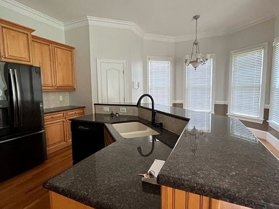 5th image of 1 Wildrose Ct