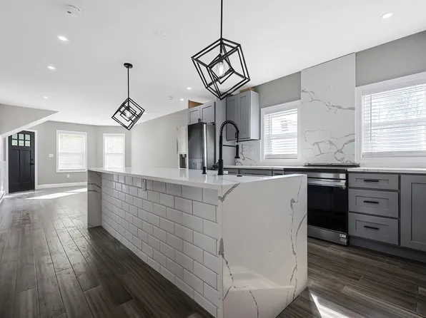 48 Hawthorne St, Attleboro, MA 02703