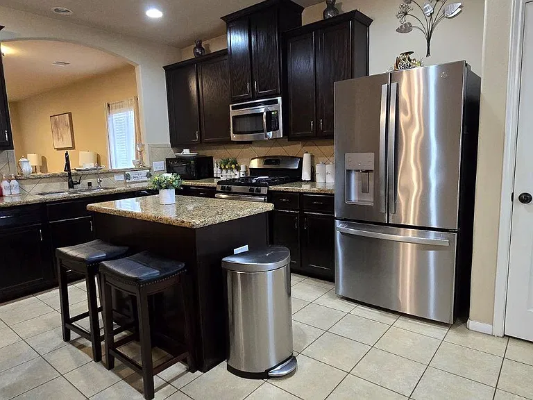 10111 Bitternut Hickory Ln — Photo 7