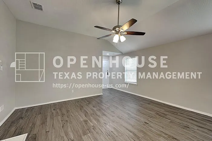 4 bed, 2.0 bath, 1816 sqft, $2,000 — Photo 3