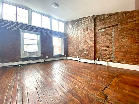 3rd image of 33 Crosby St APT 6R