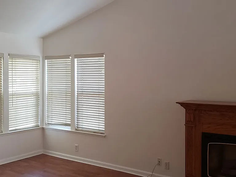 2876 Upland Dr — Photo 4