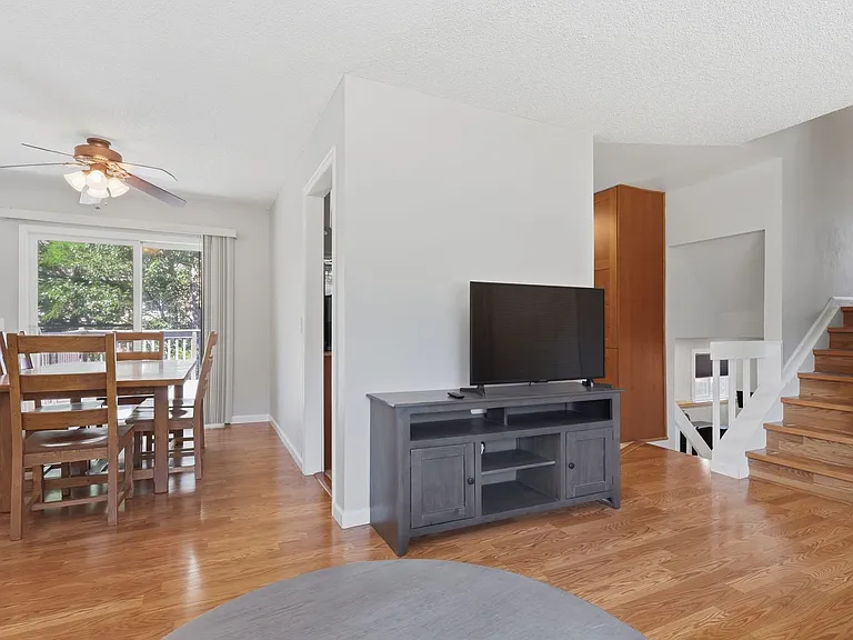 931 Mountain View Dr — Photo 7
