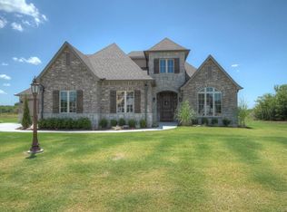 18512 E Persimmon Ln, Owasso, OK 74055