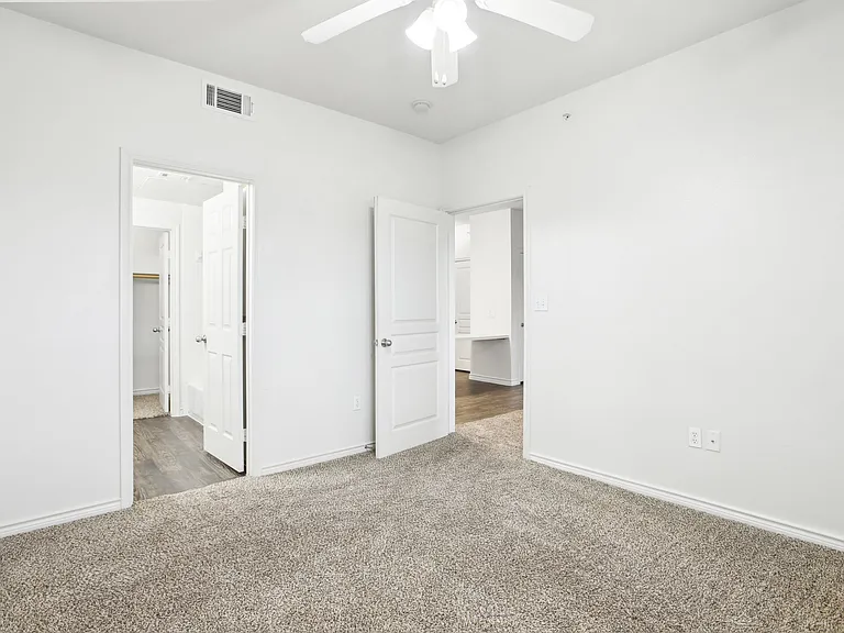 Stone Creek Apartments — Photo 23