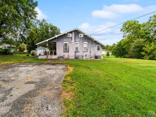 221 S 2nd St, O'Fallon, IL 62269