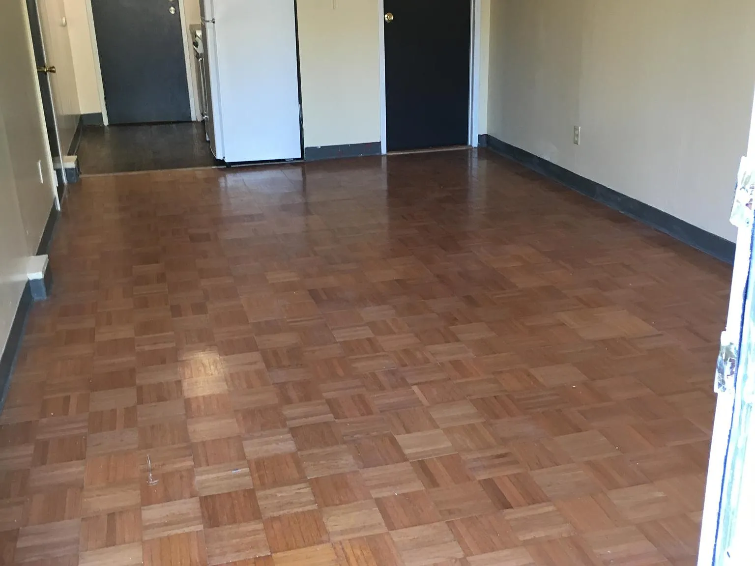 Studio, 400 sqft, $2,500 — Photo 1