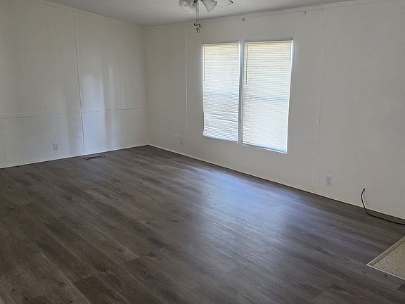 4th image of 5009 Dogwood Ln #19
