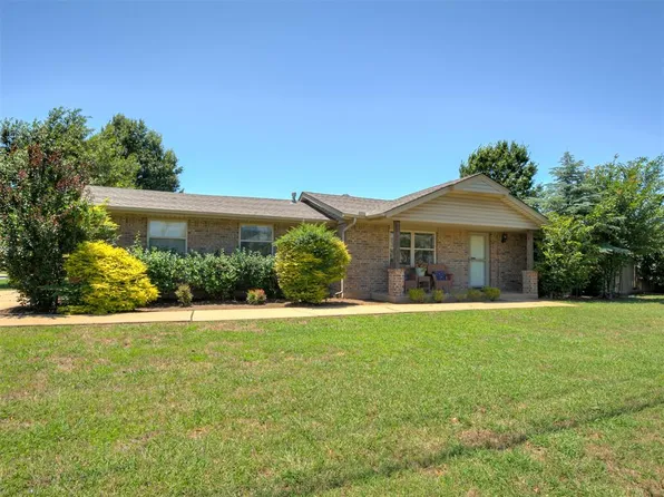 601 SW 9th St, Moore, OK 73160
