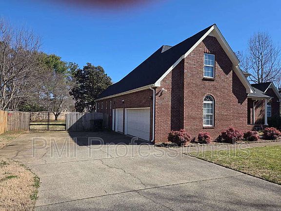 2nd image of 1707 Benjamin Dr