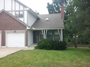 8822 W 77th St, Overland Park, KS 66204