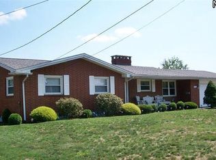 520 Evergreen Dr, Dover, OH