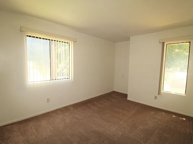 Fillmore River Ridge Apartments — Photo 28