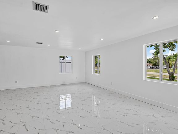 5th image of 182 SW 6 Street