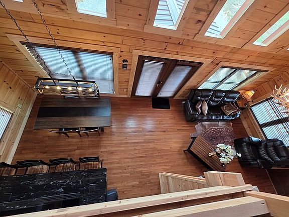 14th image of this home