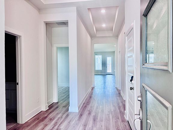 3rd image of 31838 Settlers Ridge Ln