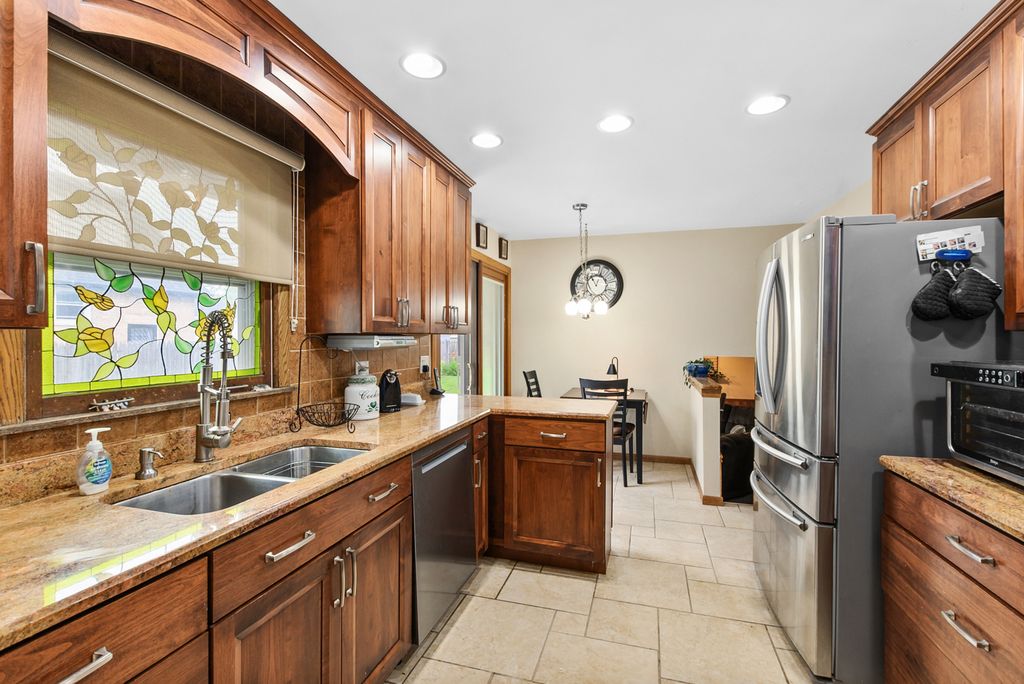 3700 W 120th Pl, Alsip, IL - More