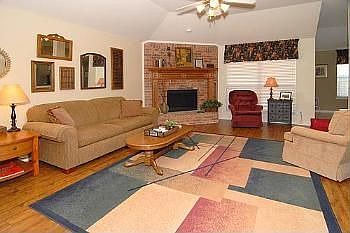 5th image of 1203 Majestic Way