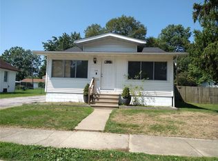 322 10th St, Wood River, IL