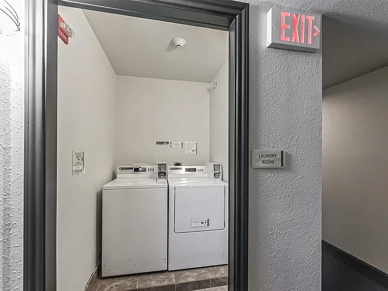 1025 Swanson St #211 — Photo 16