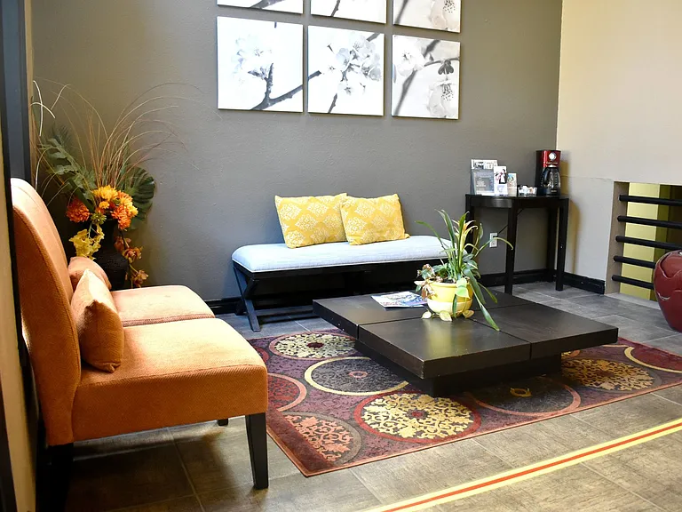 Water's Edge Apartments — Photo 9