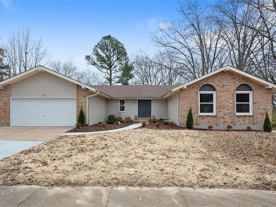1st image of 840 Hollyridge Dr