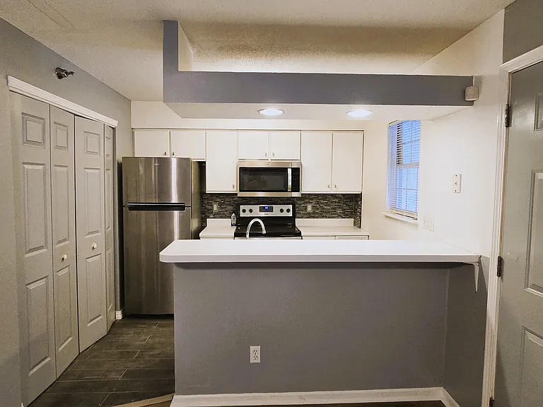 6972 N Olive St — Photo 4