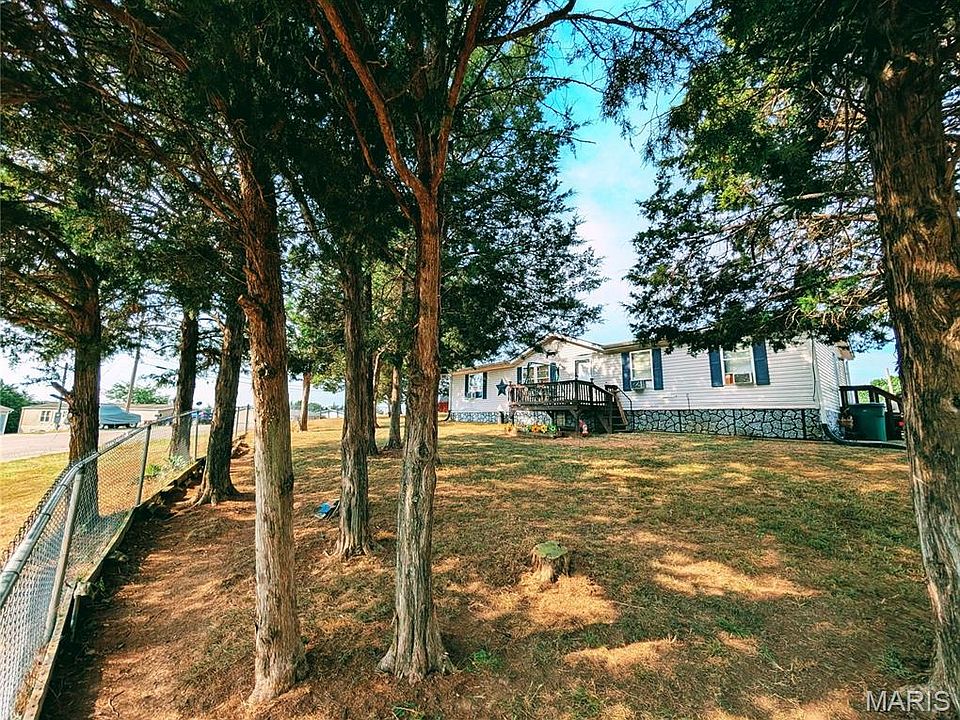 2nd image of 4050 Crest Dr