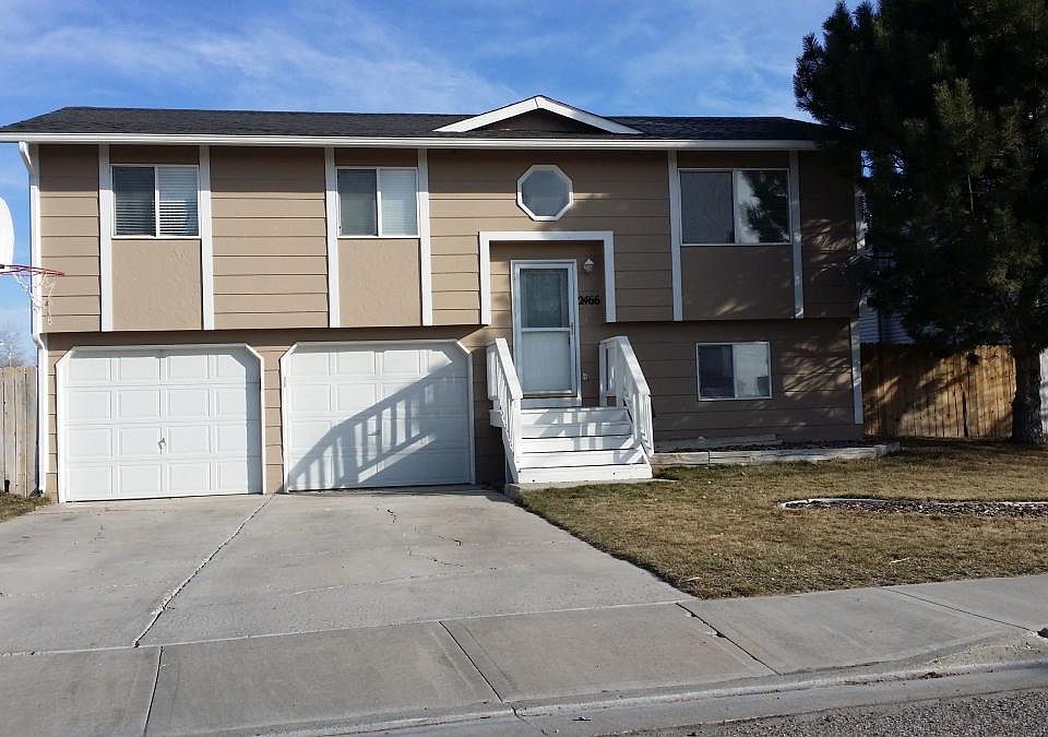 1st image of 2466 Genevieve Way