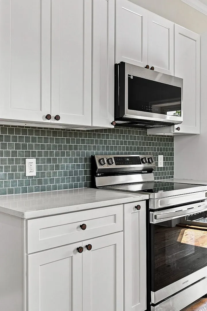 Beautifully Renovated 3-Story Home Steps from Fairmount Park! — Photo 3