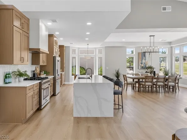 2825 Billy Casper Dr, Las Vegas, NV 89134
