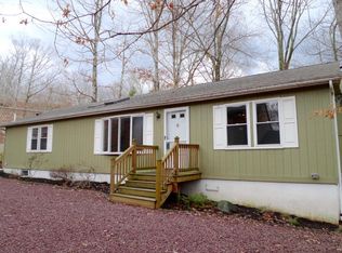 128 Buck Ridge Ln, Drums, PA 18222