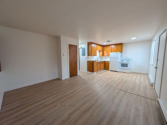 5th image of 701 W Hayden Ave #3