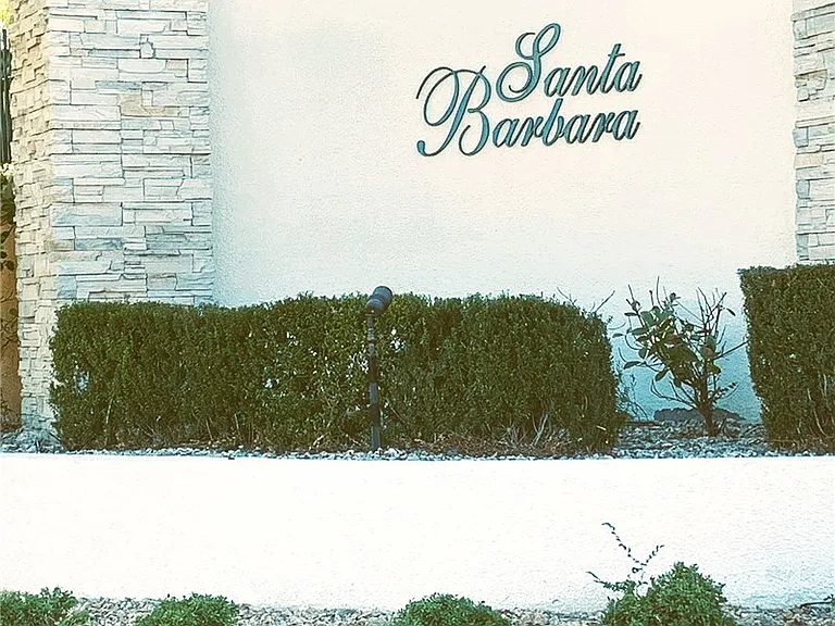 913 Toro Canyon Ln — Photo 3
