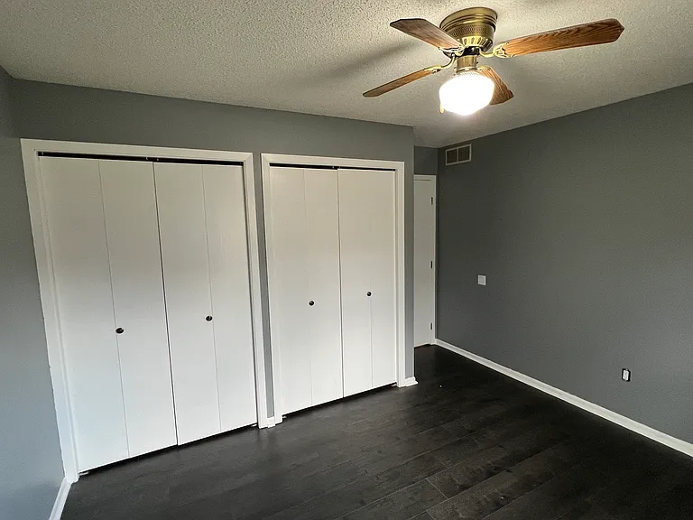 607 James St NE — Photo 8