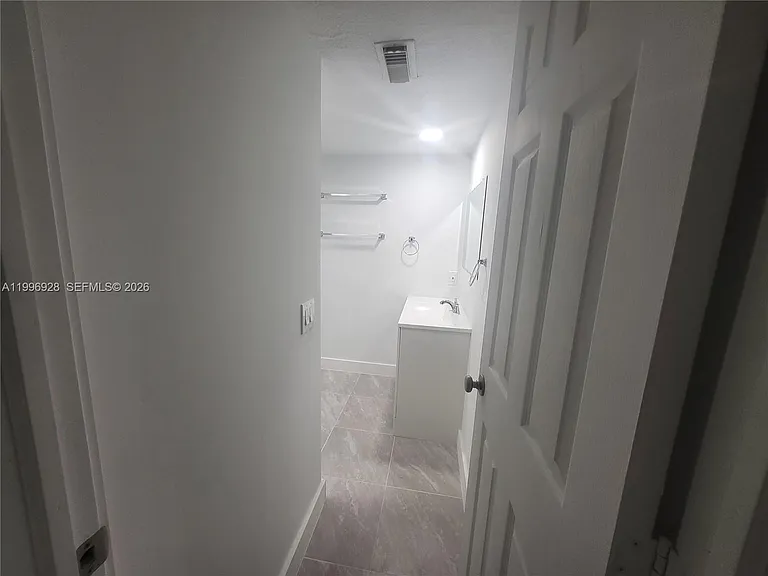 1275 W 35th St #29B — Photo 22