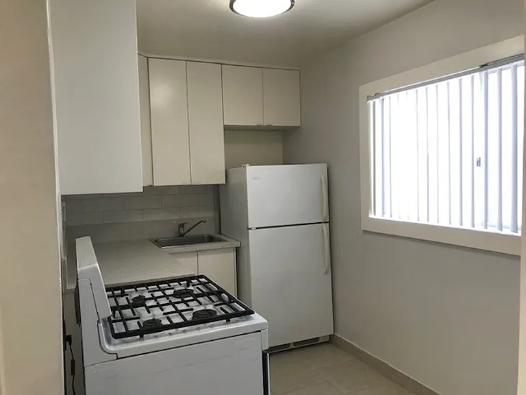 Mission Beach 1Bed 1 Bath steps from the water! — Photo 4