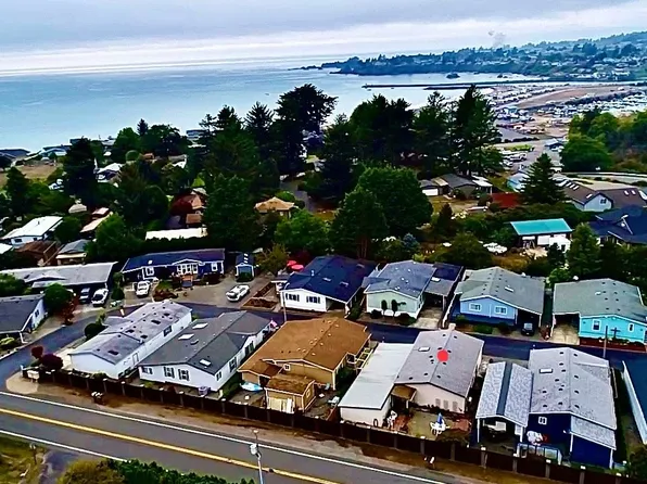 97940 W Benham Ln APT 7, Brookings, OR 97415