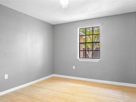 5th image of 3109 Raul Gonzalez Dr