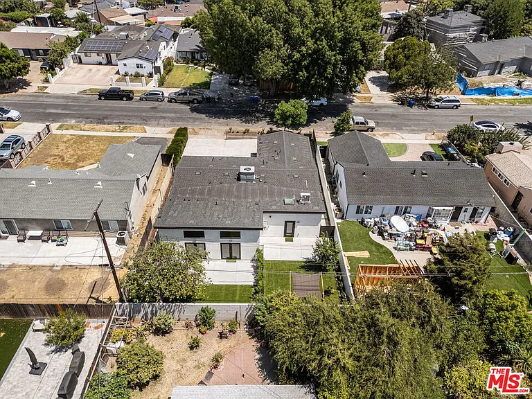 7935 Zelzah Ave — Photo 24