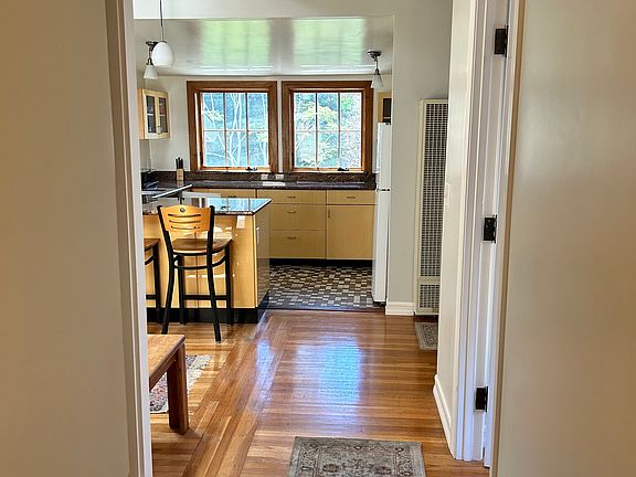3rd image of 653 62nd St APT 4