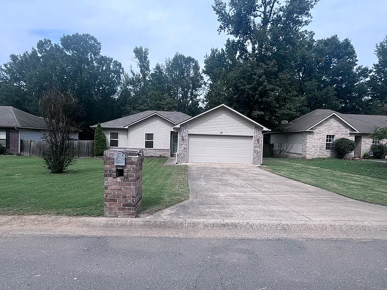 34 Shamsie Dr — Photo 31