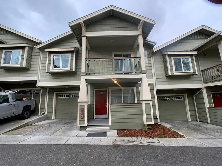732 Normal Ave — Photo 2