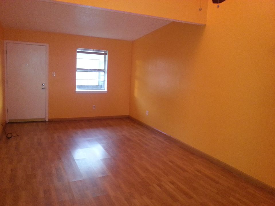1st image of 2301 Edenborn Ave